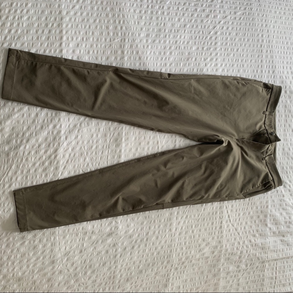 Men’s Lululemon Commission ABC Slim pant
